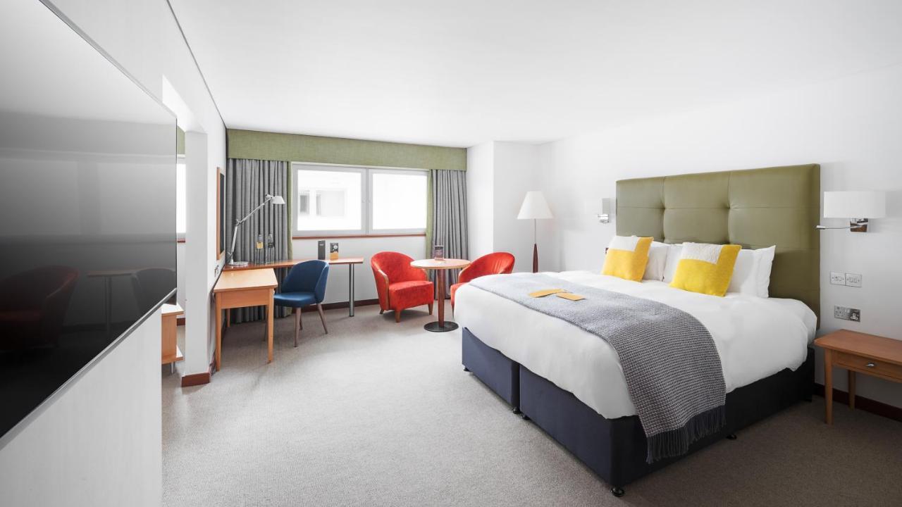 Voco Reading Hotel Buitenkant foto